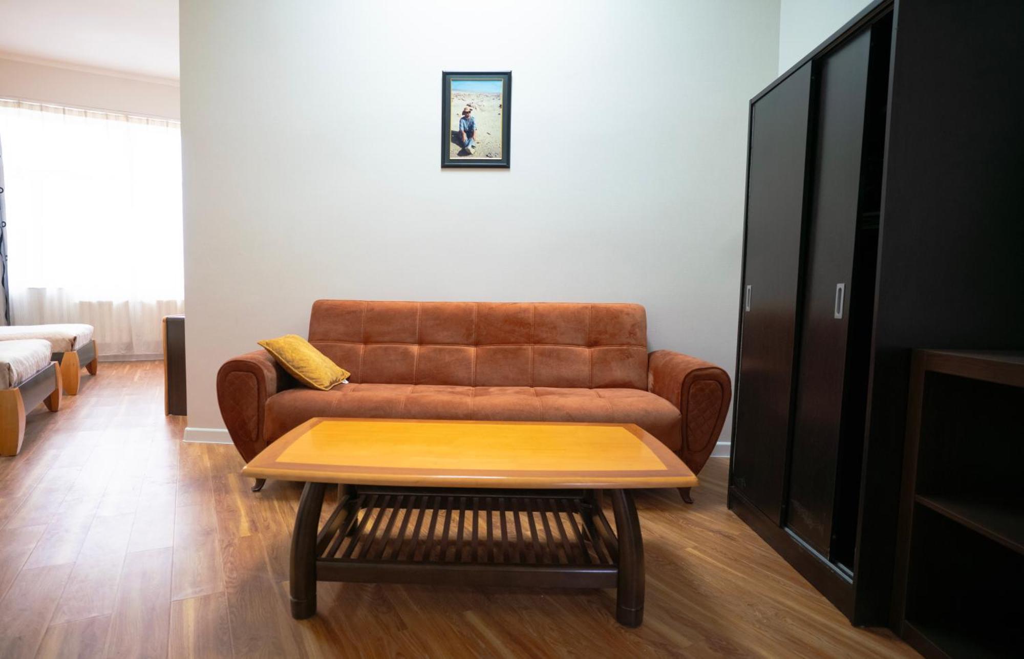 Tsolmon'S Serviced Apartments อูลานบาตอร์ ภายนอก รูปภาพ